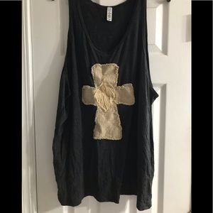 Heather grey tank with tan cross appliqué sz 2xl